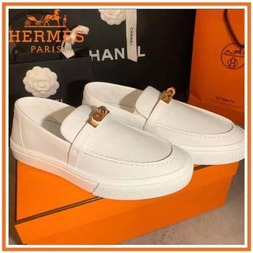 【HERMES】入手困難！モカシンテイストのスリッポンスニーカー