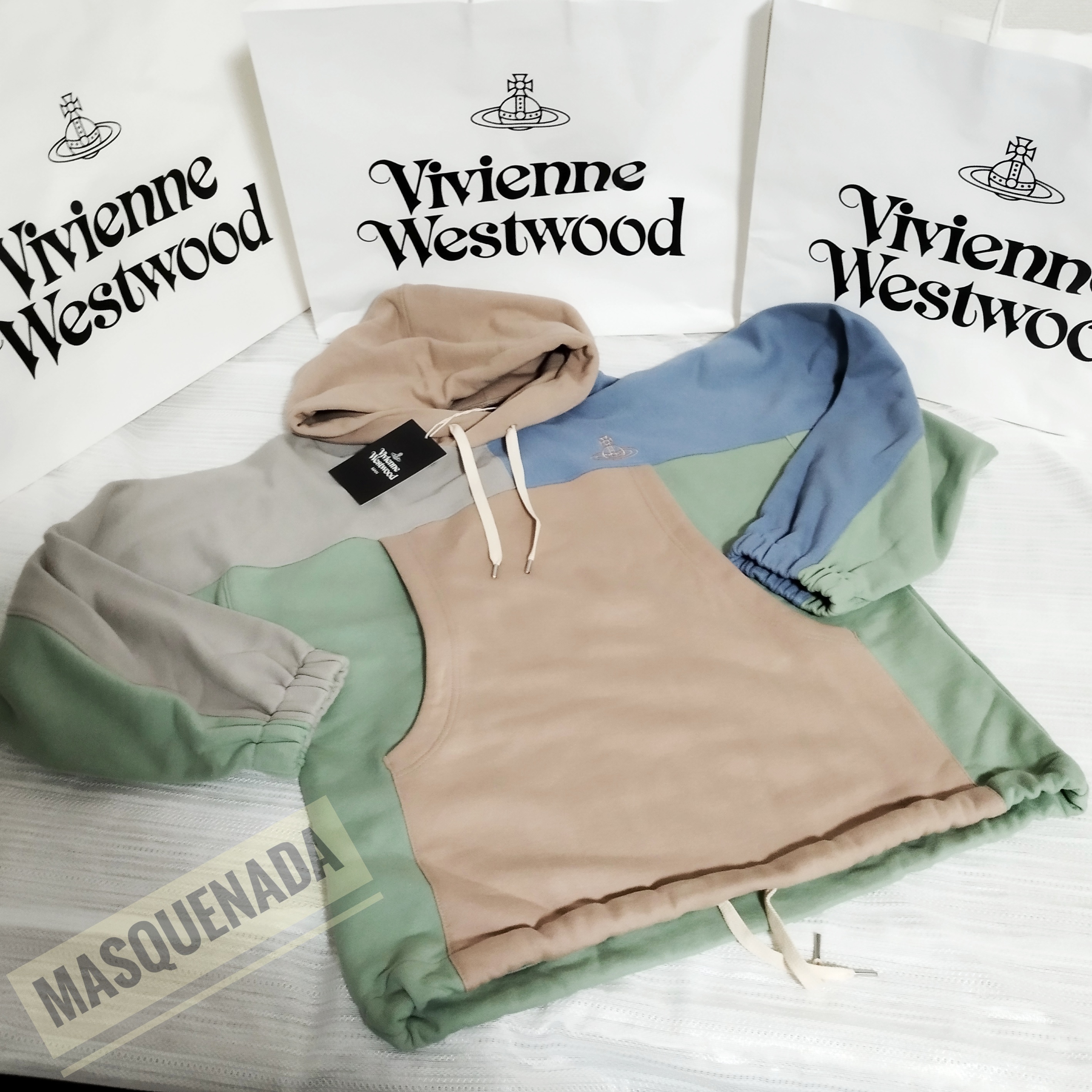 国内即発送☆Vivienne Westwood マルチ 便利パーカー フーディ