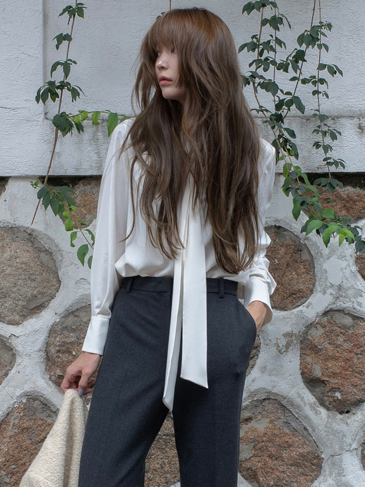 ジャケット [FRONTTROW][Drama Signature] Tie-Collar Silky Blouse_3color