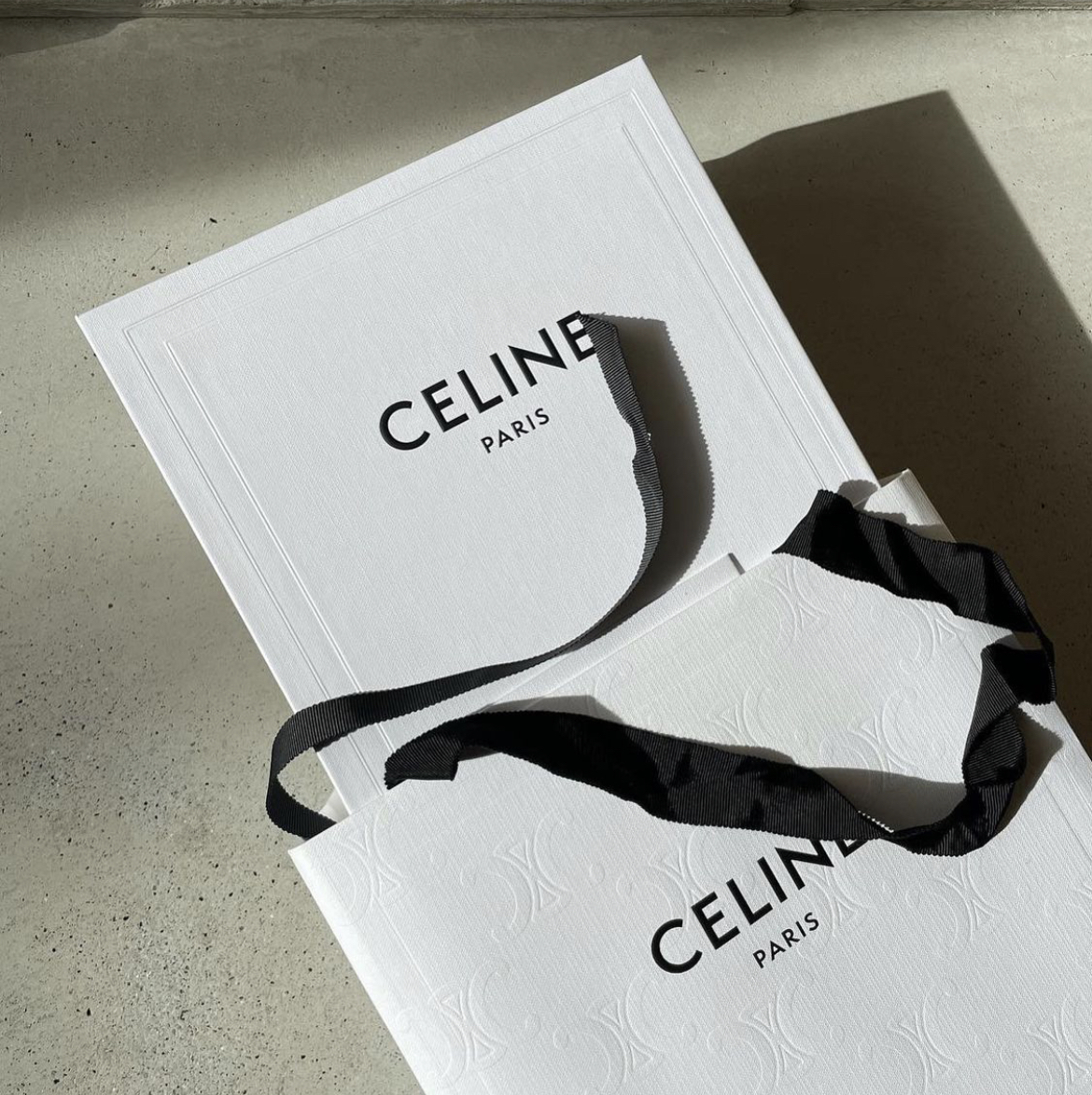 【極美】CELINEノット ダブル カフ/ゴールドフィニッシュ ブラス CELINE ノットリング/ ゴールドフィニッシュ ブラス