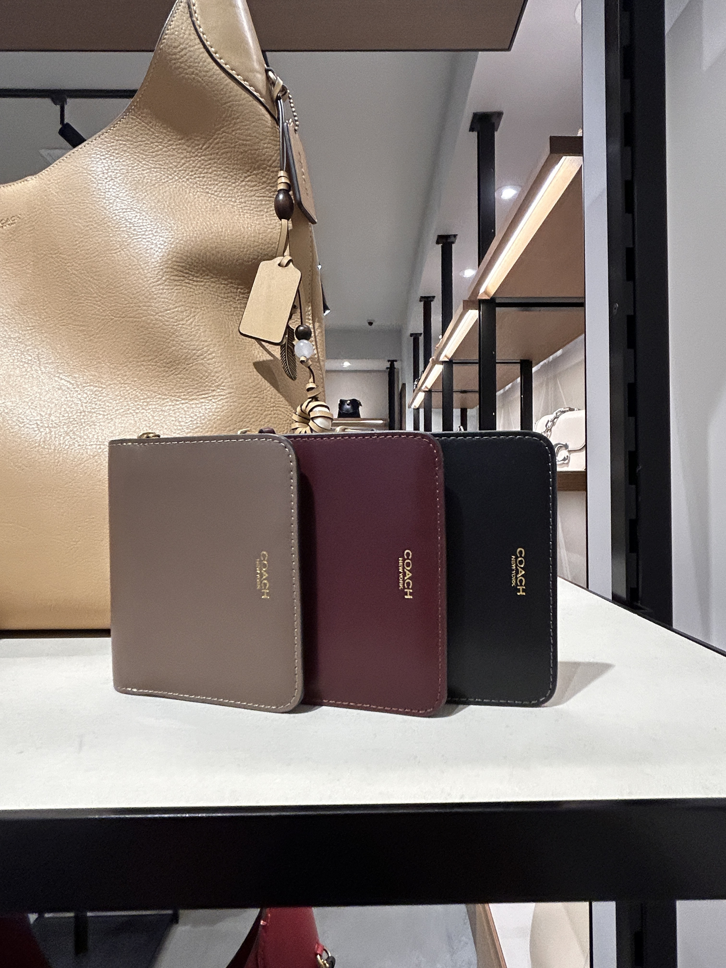 折りたたみ財布 coach New York Billfold Wallet CW564