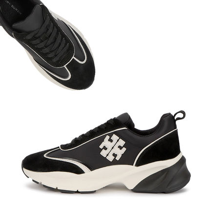関税・送料込み【Tory Burch】トレッキングシューズ Trail Trek Chain Couture Sneakers Black,Gold | VERSACE US
