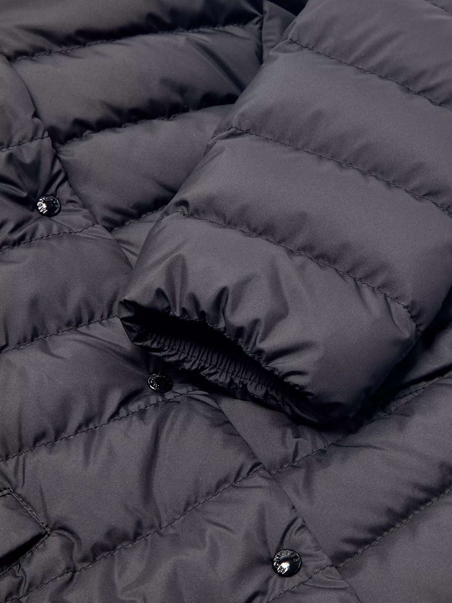 国内発送・関税込】MONCLER パッド入りシェルダウンジャケット