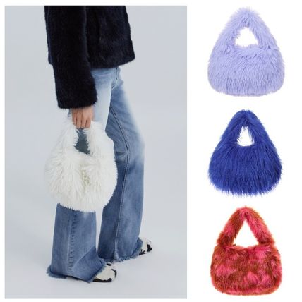 トートバッグ MOLLIOLLI Koya eco-fur mini fur bag winter bag sky blue MW1W MOLLIOLLI(モリオリ) トートバッグ(レディース) - 海外通販のBUYMA
