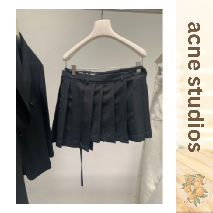 SNSでも大人気！【Acne Studios】アシメトリー プリーツスカート