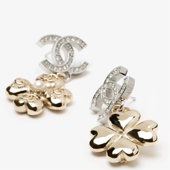 《クローバーモチーフ★》CHANEL ピアス