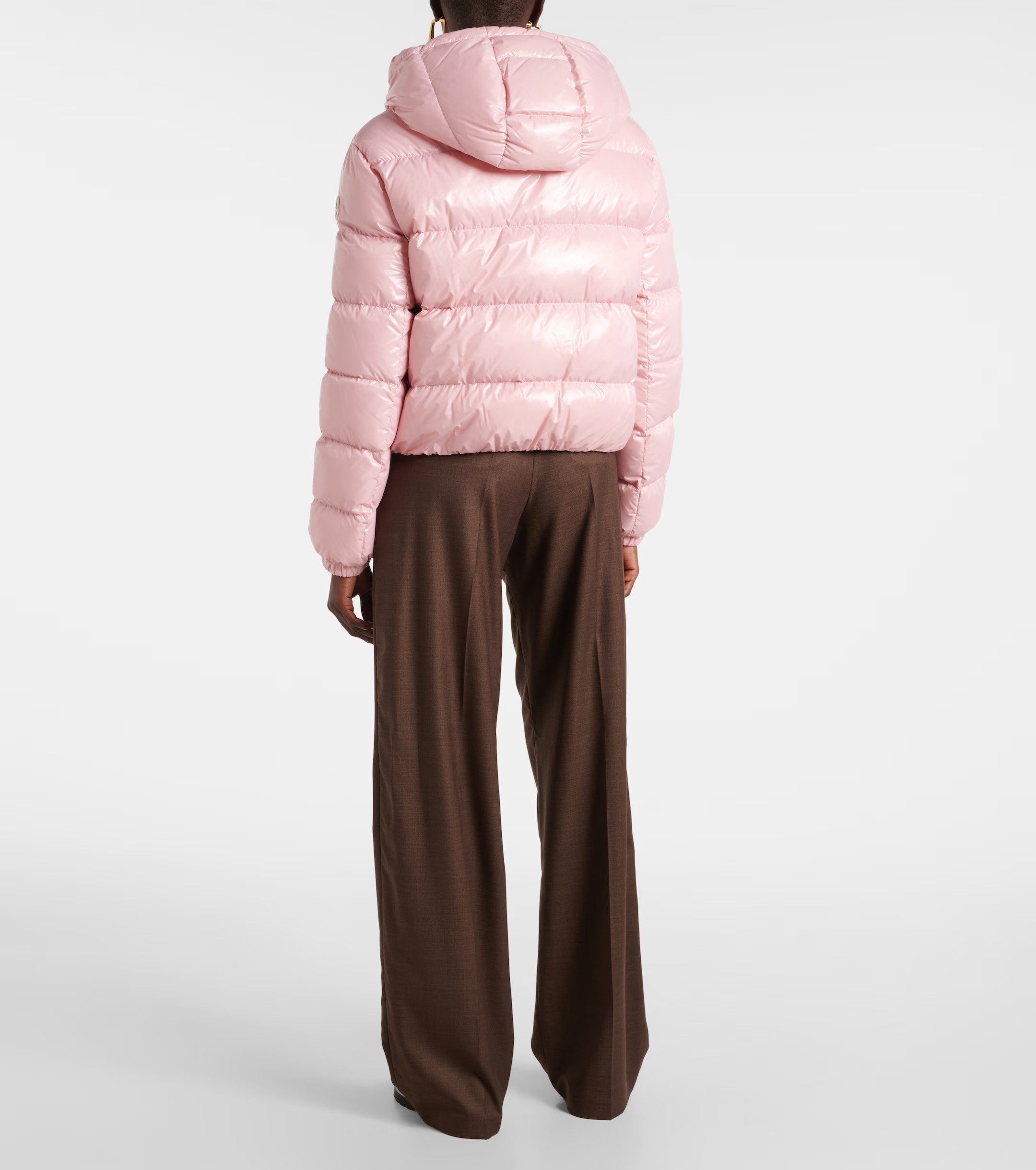 優しいピンクが大人可愛い《MONCLER》ベアード ダウンジャケット