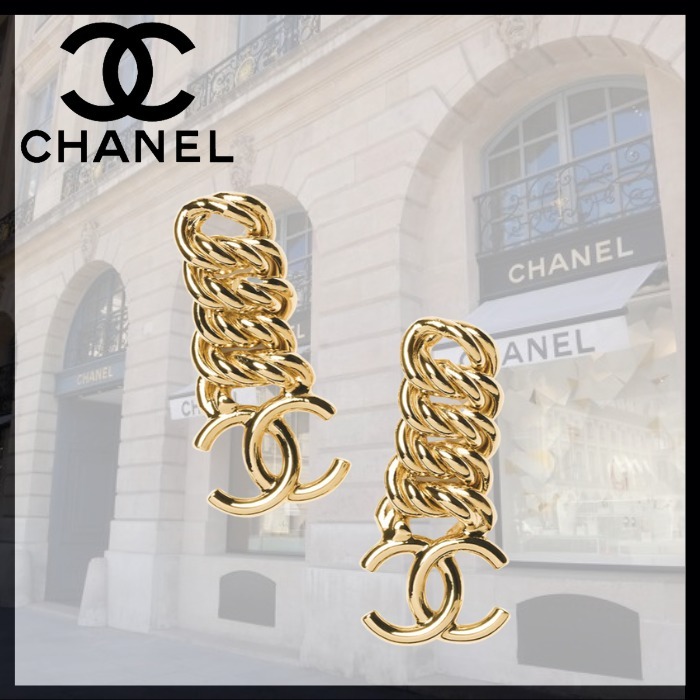 目を引くデザイン♪【CHANEL】 ピアス
