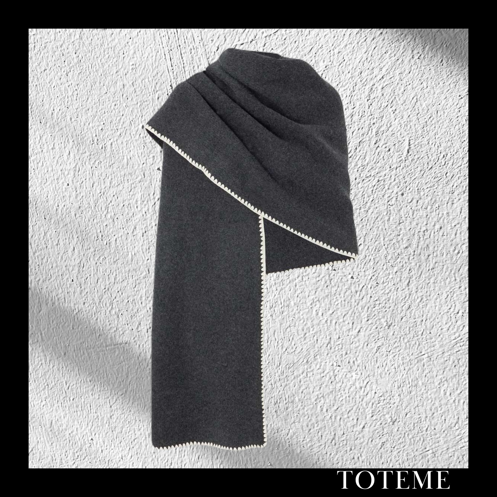 ＊送料・関税込み＊TOTEME ウール混マフラー 刺繍入り グレー