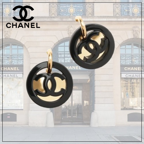 大ぶりなロゴがかっこいい♪【CHANEL】CCロゴ ピアス
