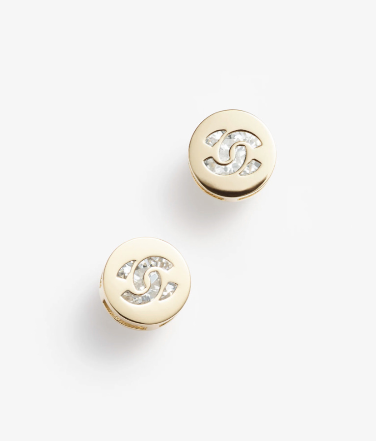 さりげないサイズ感♪【CHANEL】《24B》CCロゴ ピアス
