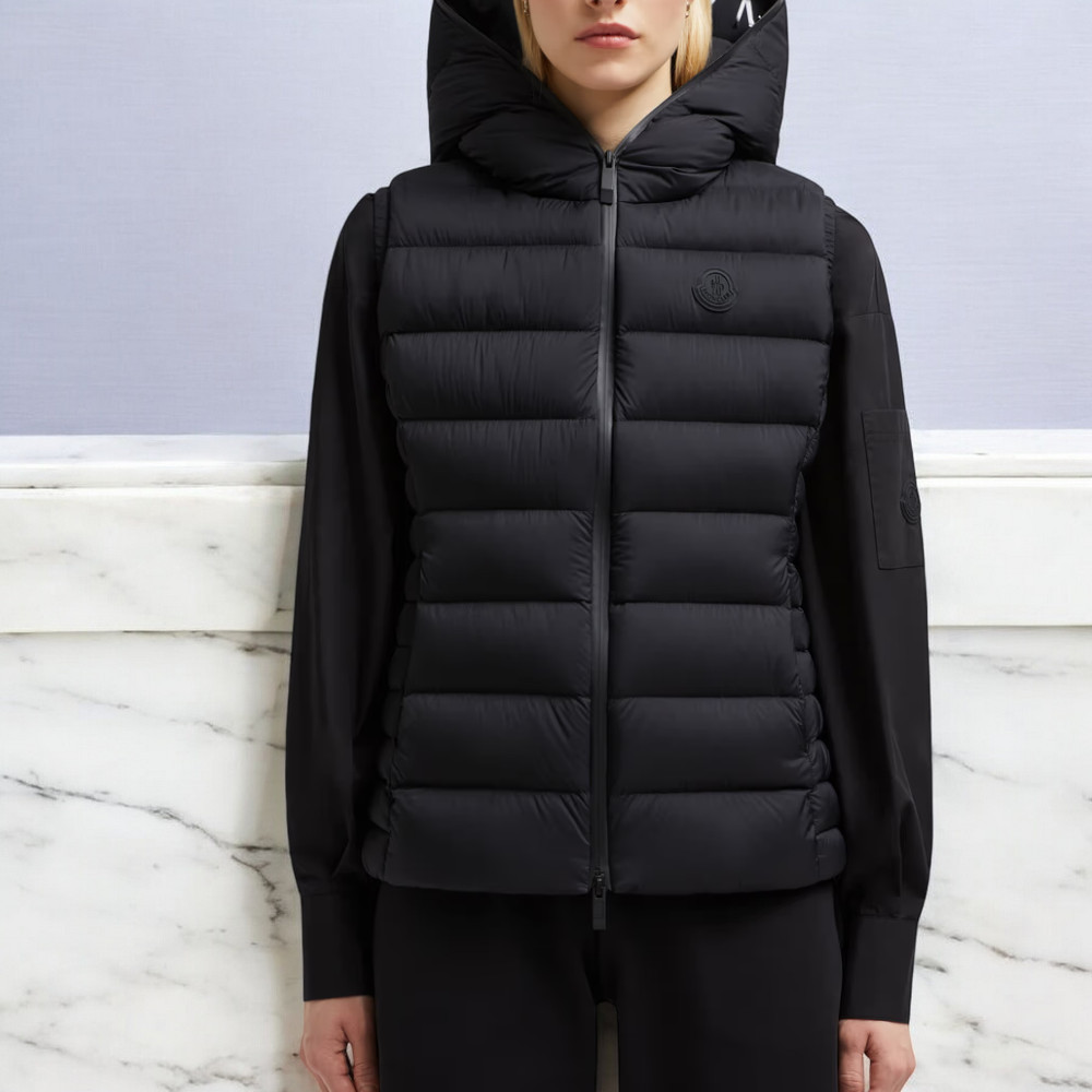 日本未入荷!! MONCLER バロー ノースリーブ ダウンジャケット
