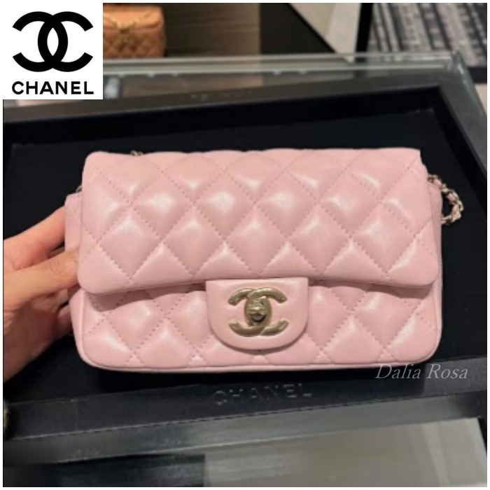 フェミニンさ溢れるピンク♡【CHANEL】ミニフラップバッグ