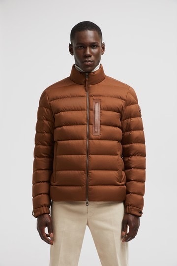 《直営店買付》MONCLER Lauriolleショートダウンジャケット