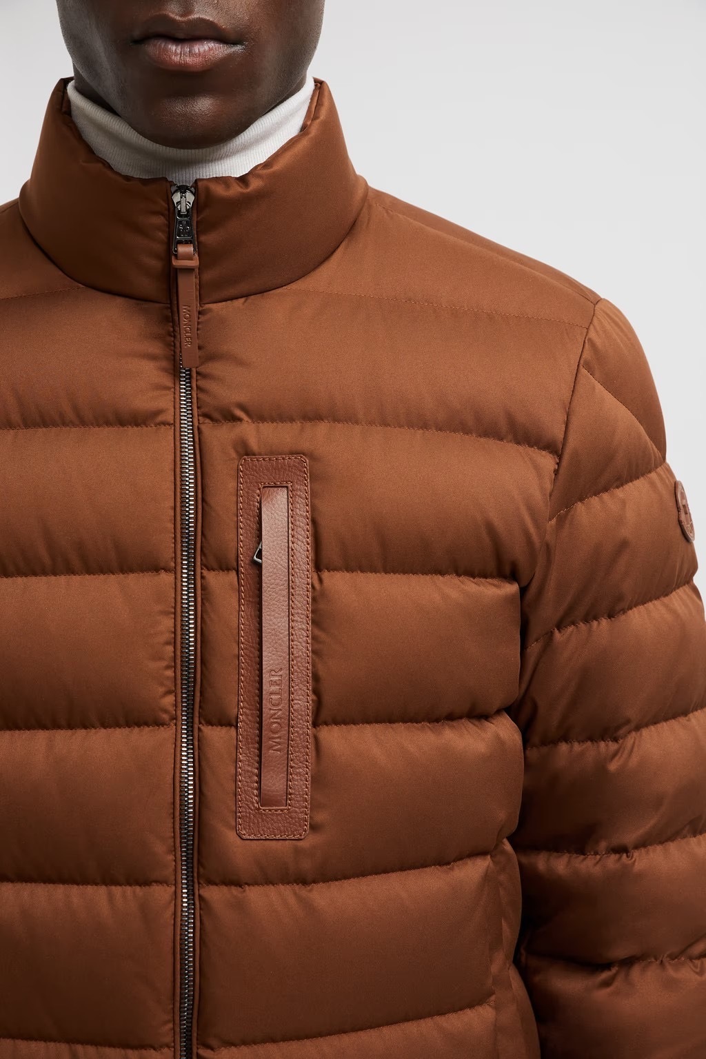 《直営店買付》MONCLER Lauriolleショートダウンジャケット