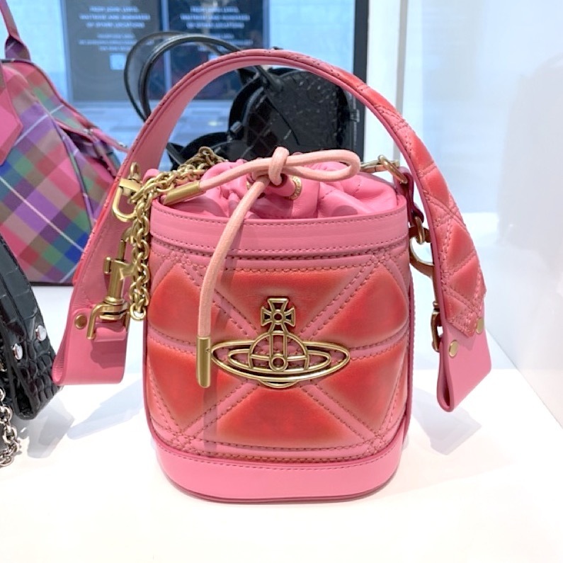 ★vivienne westwood★キルト レザー ロゴ バケットバッグ