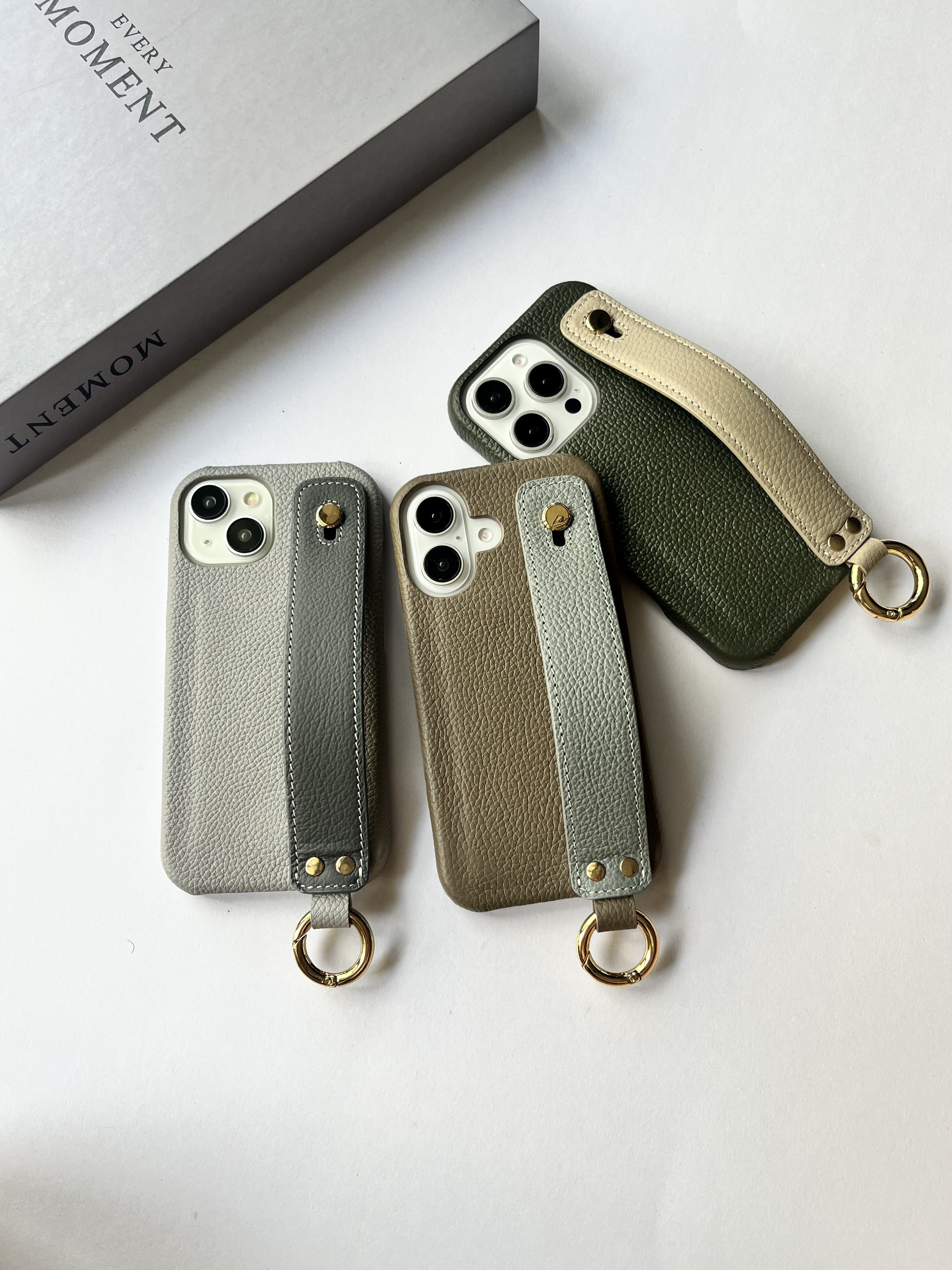 Gamuu本革 カード収納 名入れハンドベルト付き Iphoneケース