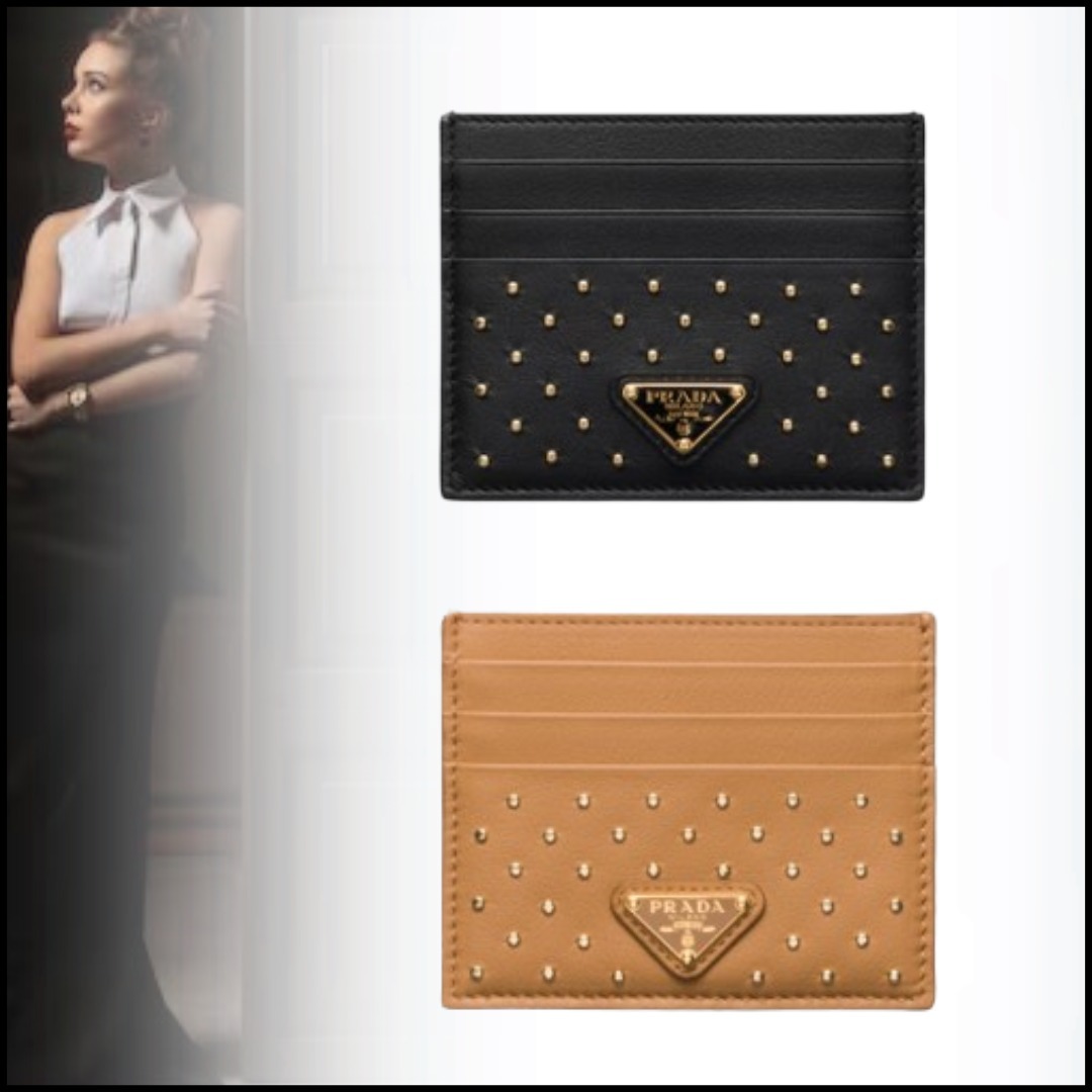 ◆入手困難◆【PRADA】スタッズドレザー カードケース