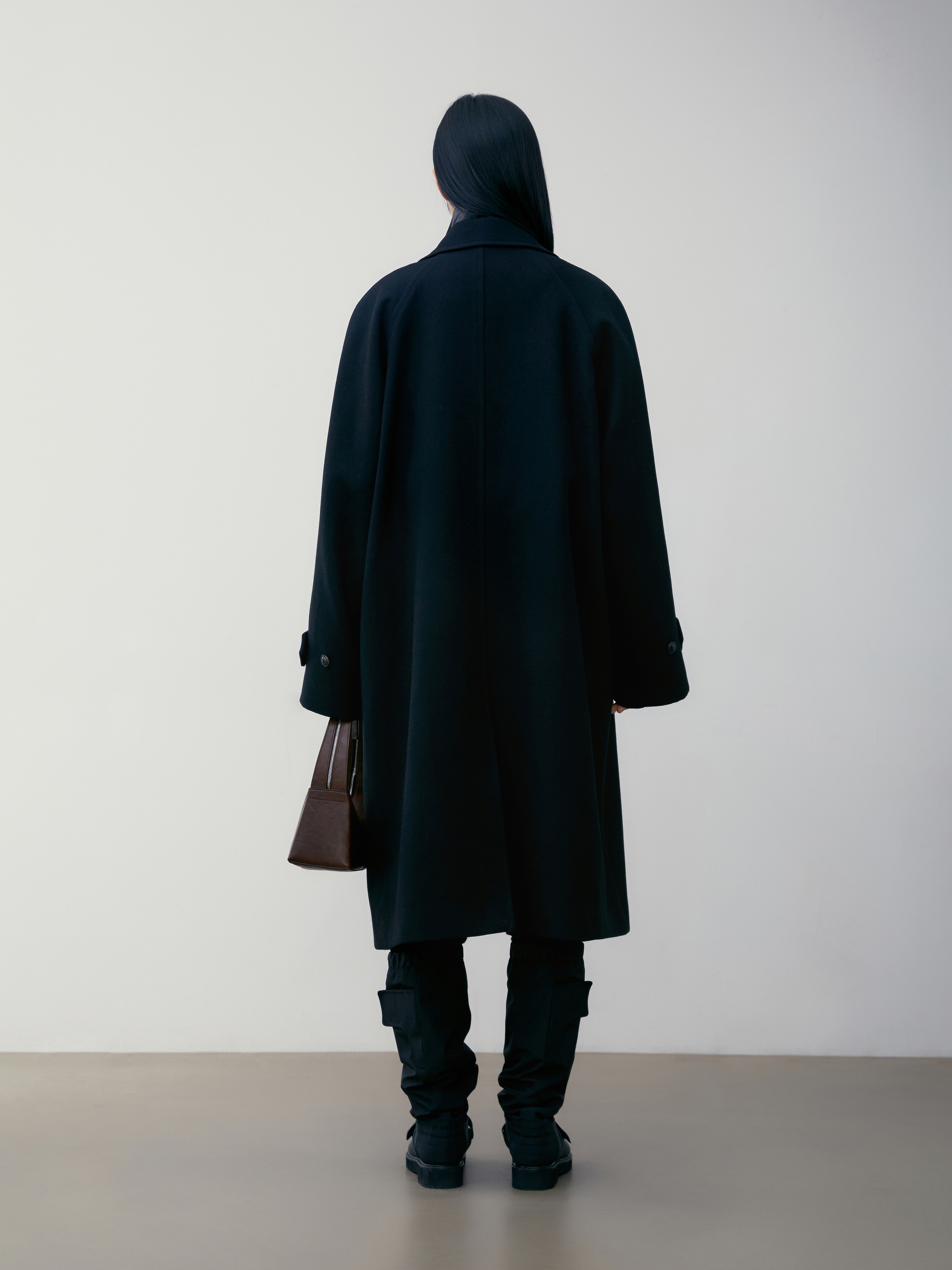 [LOW CLASSIC] / ☆ 24FW WOOL RAGLAN SLEEVE COAT / BLACK