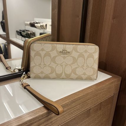 ブラウン（茶色）系 Coach(コーチ) 長財布(レディース) 2ページ