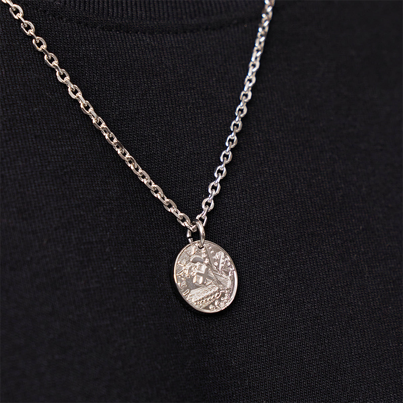 送料関税込【CRAFTD London】Coin Pendant コイン(2色) 国内発送 CRAFTD London(クラフトロンドン)の商品一覧 - 海外通販のBUYMA