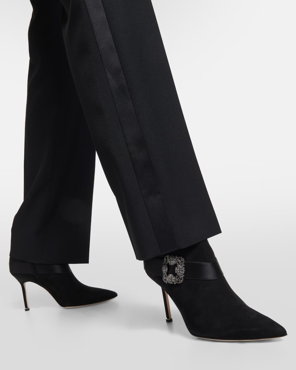 《華やかな逸品》【Manolo Blahnik】Plinianu装飾アンクルブーツ