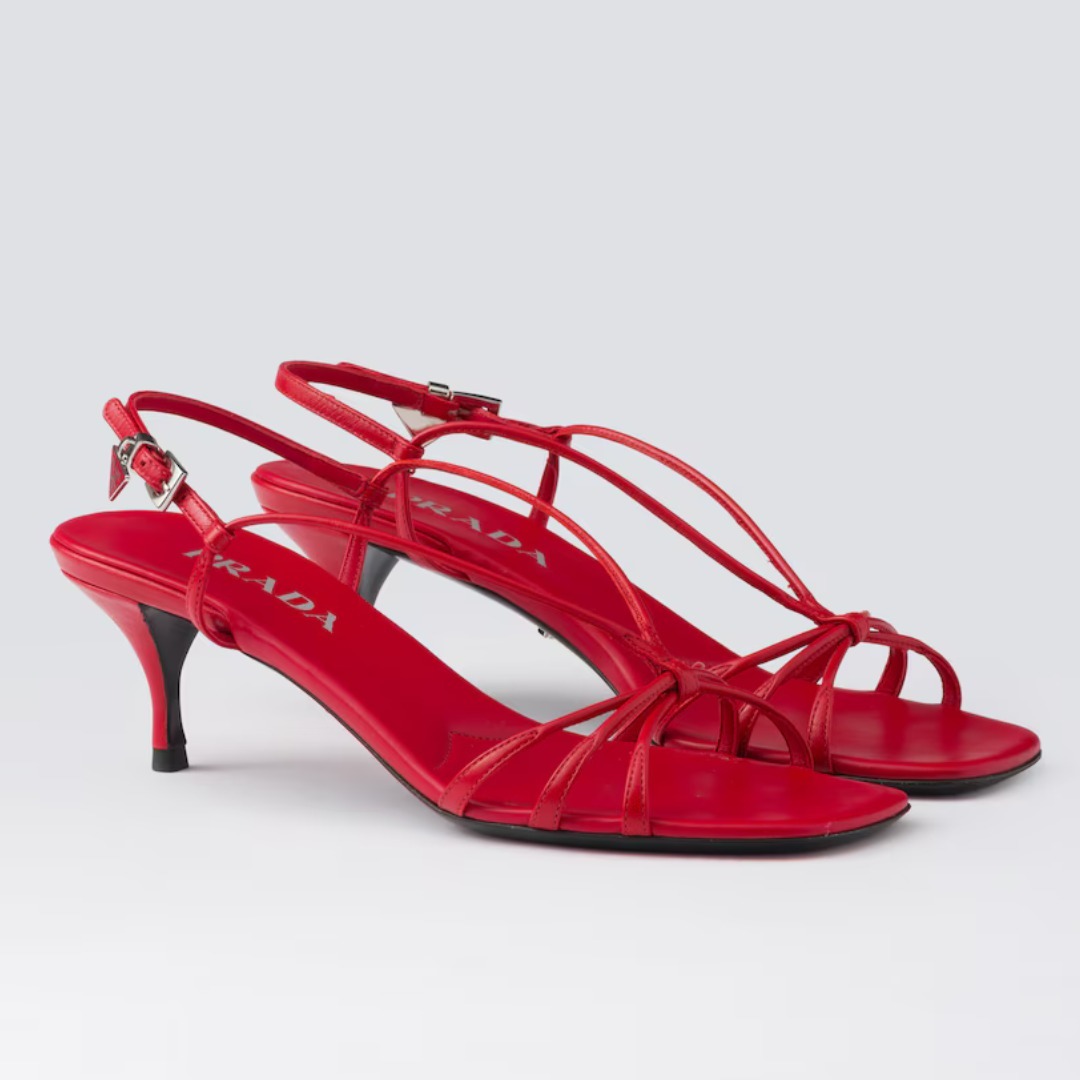PRADA◆レザー メタルロゴチャーム ストラップ ミュールサンダル PRADA◇レザー メタルロゴチャーム ストラップ ミュールサンダル