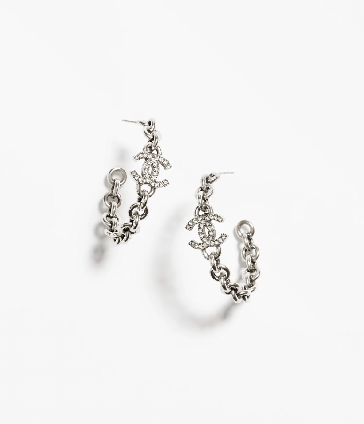 チェーンに煌めくCCロゴ♪【CHANEL】《24A》フープ ピアス
