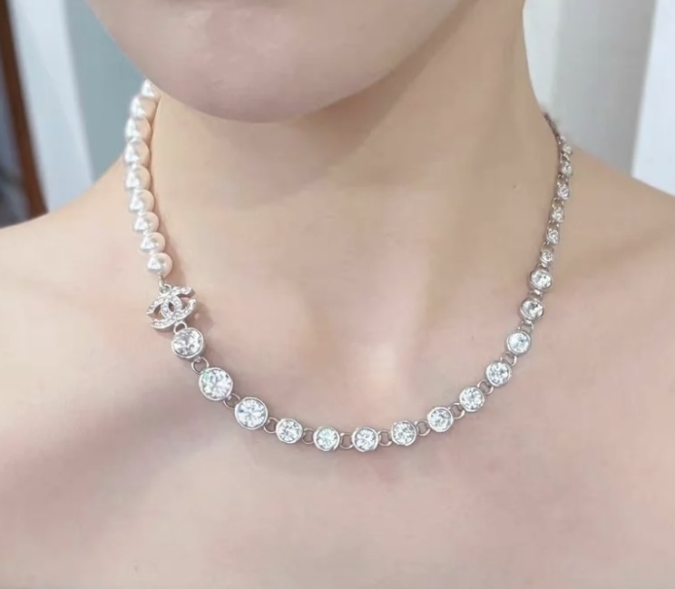 フォーマルとしても☆CHANEL パールとビジューが輝くチョーカー