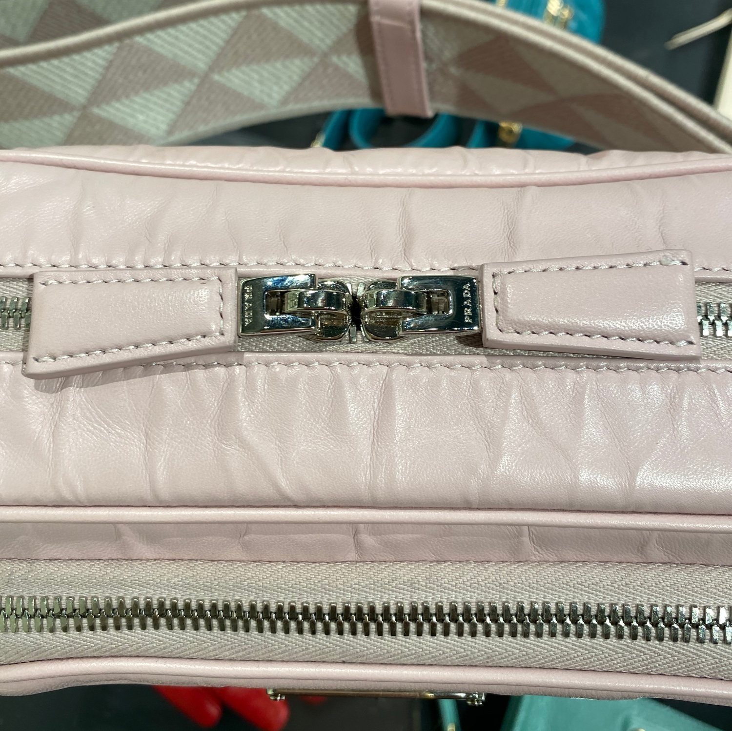 SALE 関税込★PRADA★1BH198 ナッパアンティーク ポシェット SALE 関税込☆PRADA☆1BH198 ナッパアンティーク ポシェット