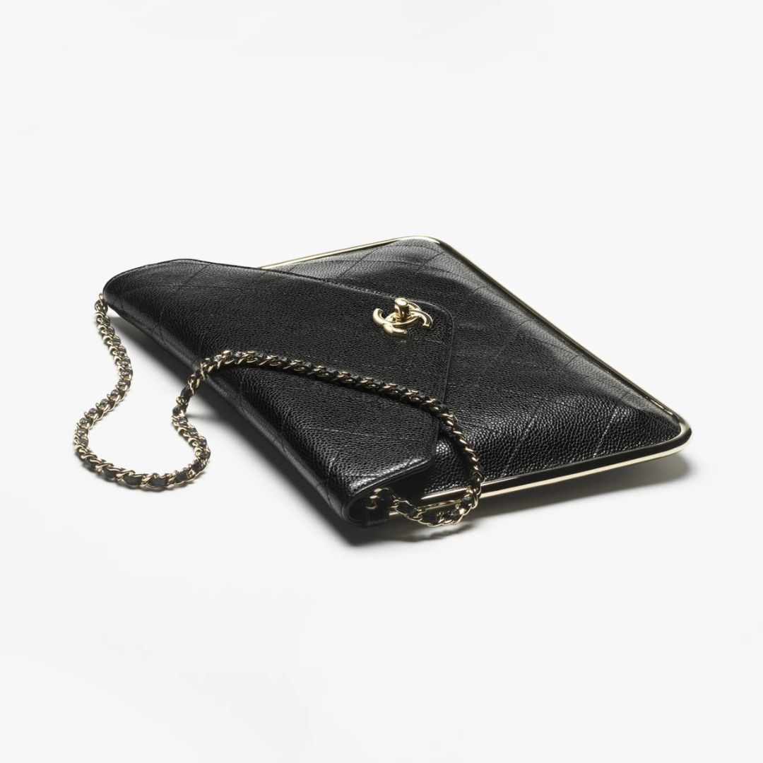 《24K》秋冬新作！ CHANEL チェーン クラッチ