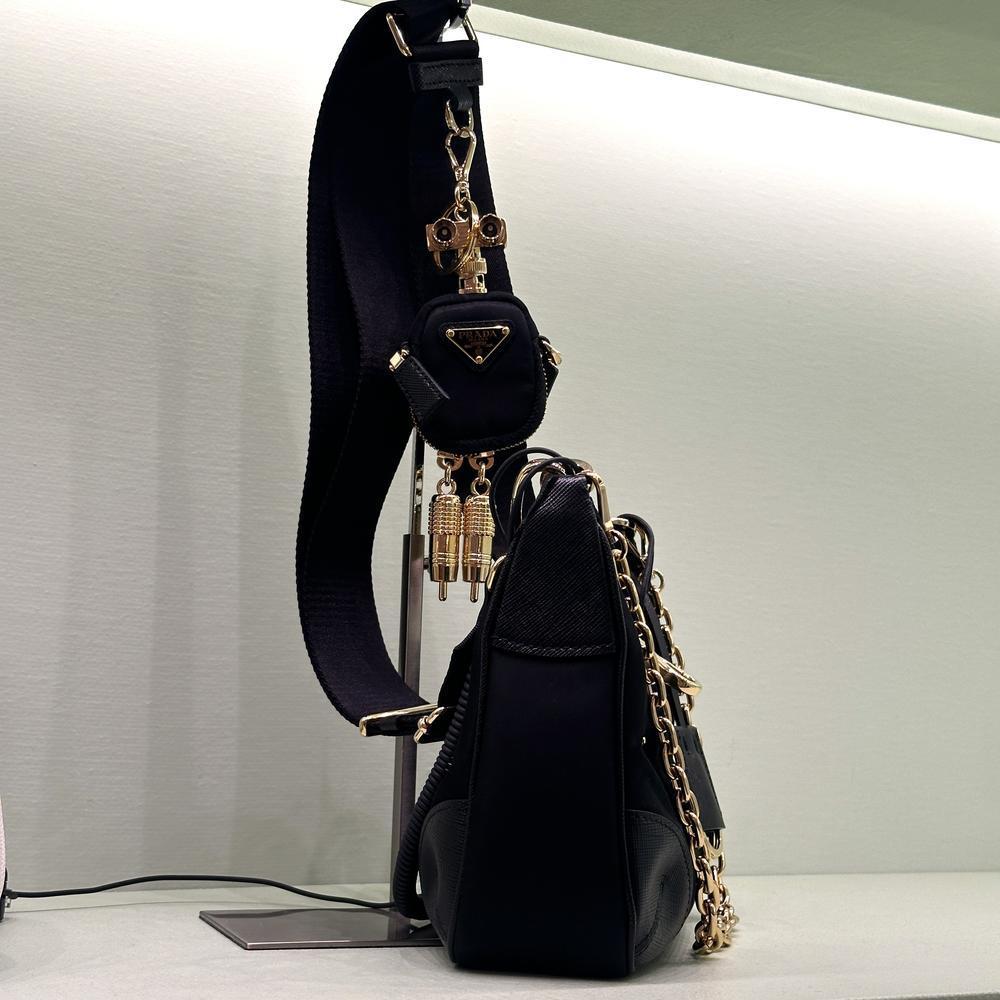PRADA☆25SS リナイロン サフィアーノレザー フォンバッグ プラダ (PRADA) リナイロン&サフィアーノレザーバッグ
