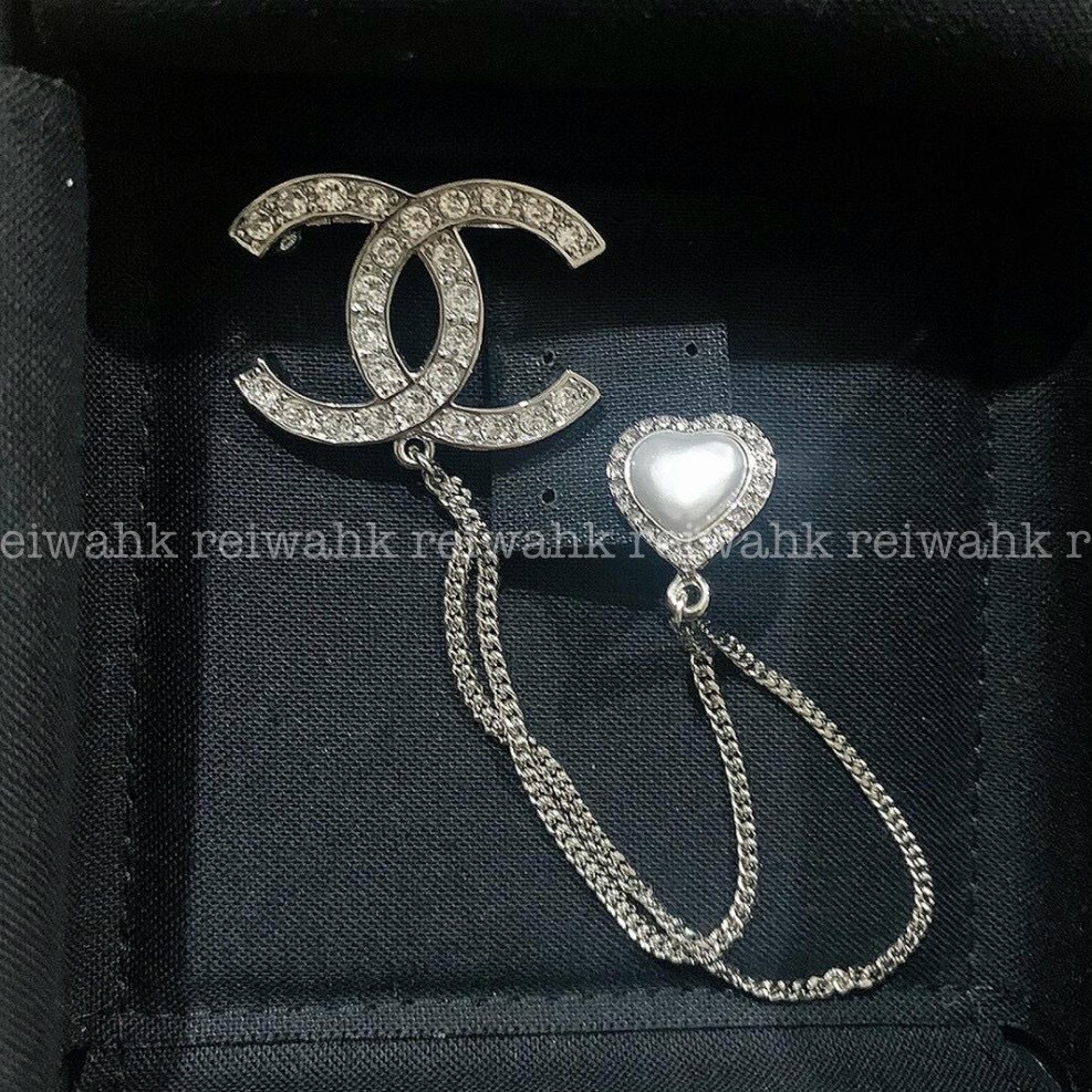 CCロゴとハートチェーンでエレガント＊ CHANEL ブローチ