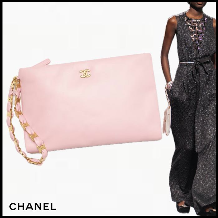 CHANEL 24/25AW LOOK57《ポーチ》ラムスキン ピンク DHL 直営店