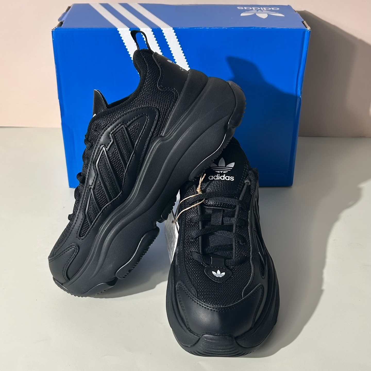 ADIDAS【送料込】OZGAIA CORE BLACK IG6045 (adidas/スニーカー