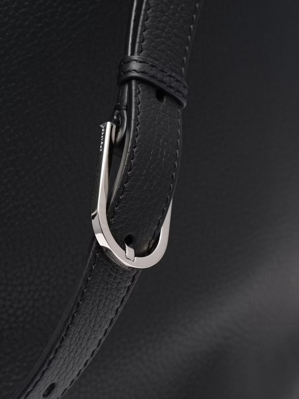 《直営店買付》DELVAUX Pin GM サーピケ Taurillon Soft