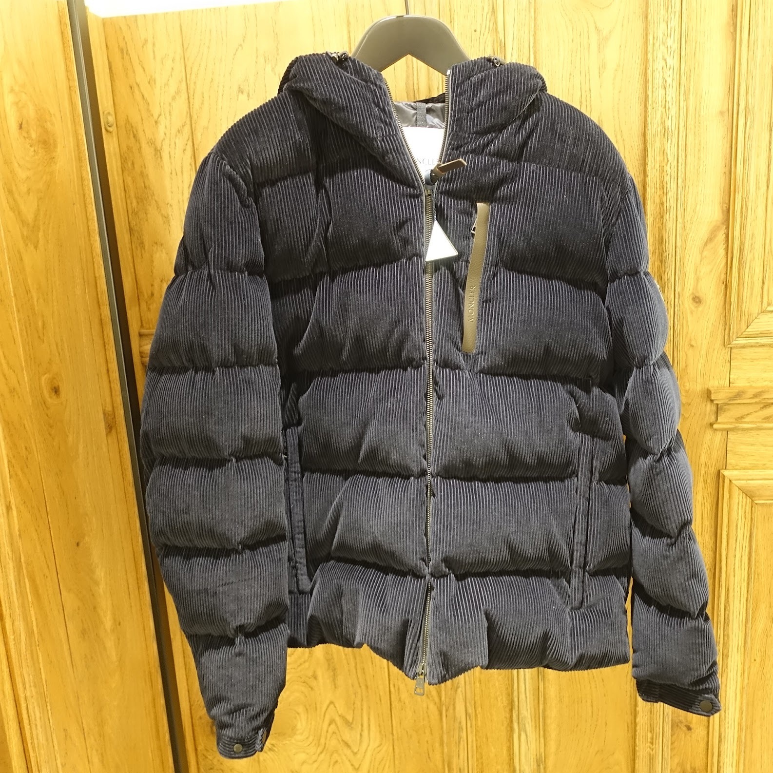 ♪直営店♪Moncler Vederna コーデュロイダウンジャケット