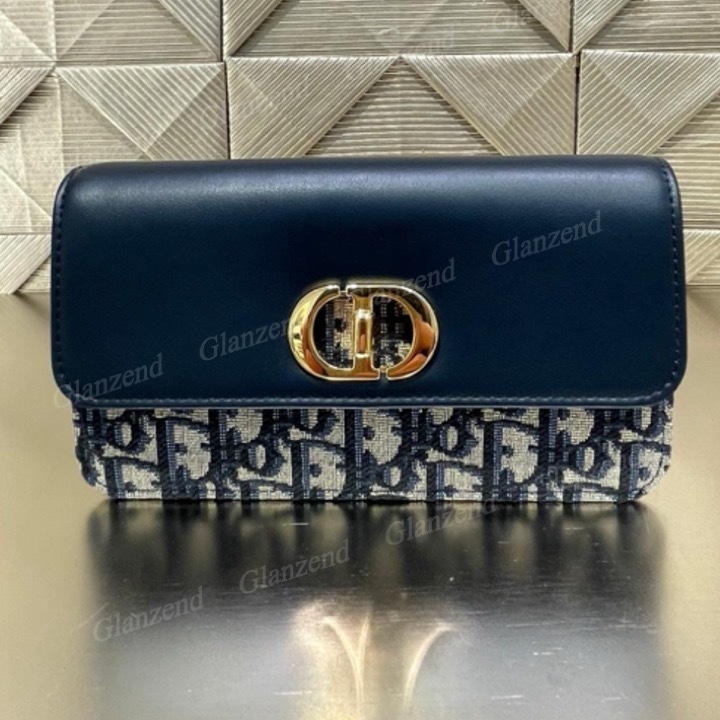 お洒落にハンズフリー♪【Dior】《30 Montaigne》チェーンポーチ