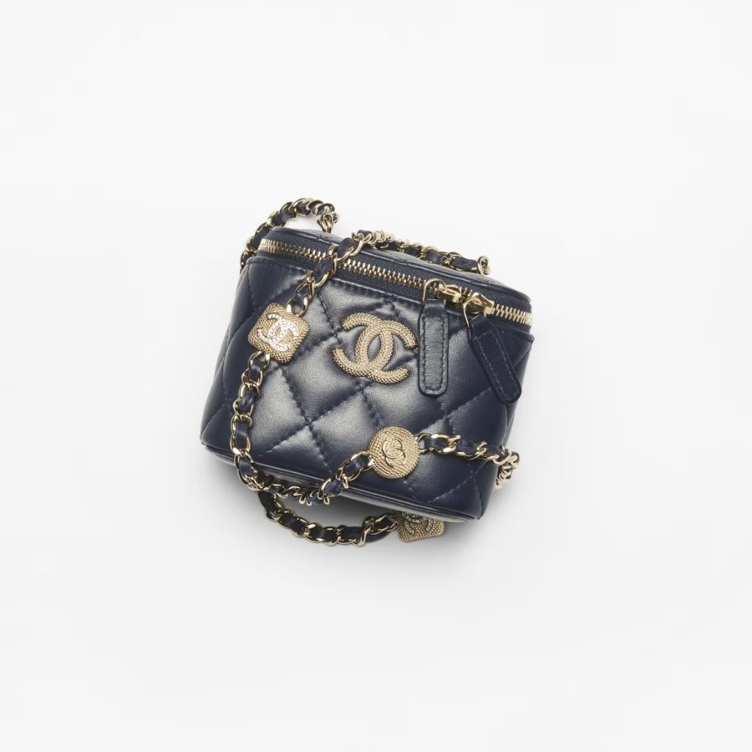 《24K》秋冬新作 CHANEL チェーン クラッチ