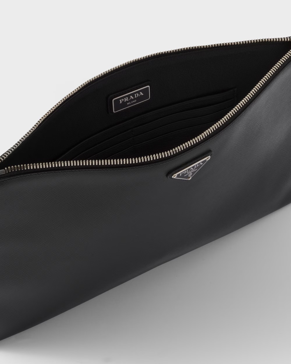 《送料無料》 PRADA Saffiano Leather Pouch