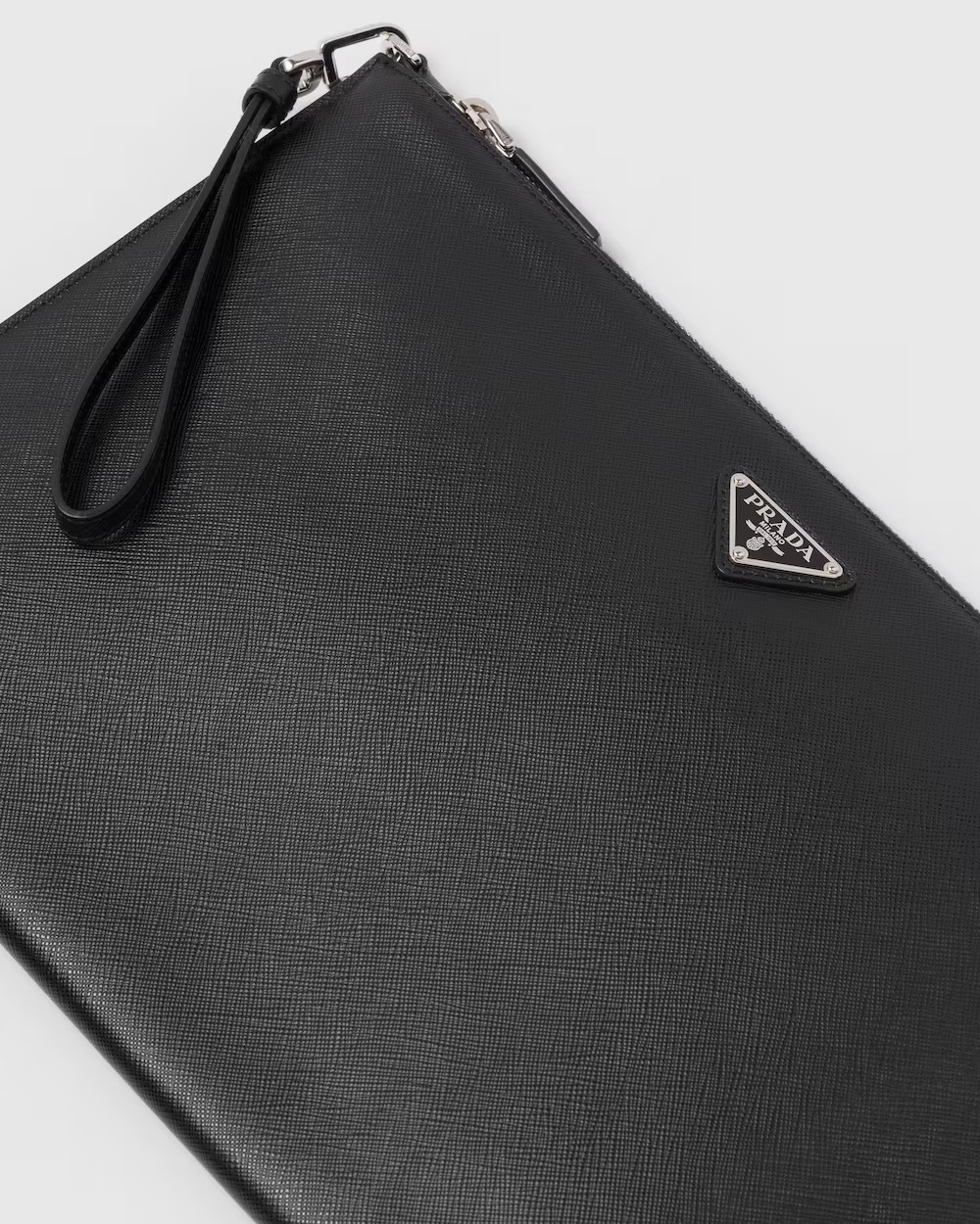 《送料無料》 PRADA Saffiano Leather Pouch