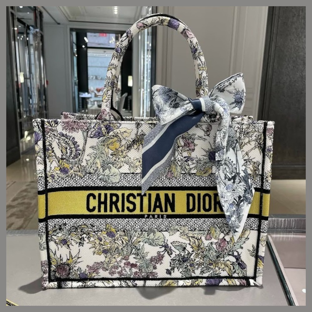 【美しい花柄の刺繍が魅力★】Dior Book Tote バッグ ミディアム