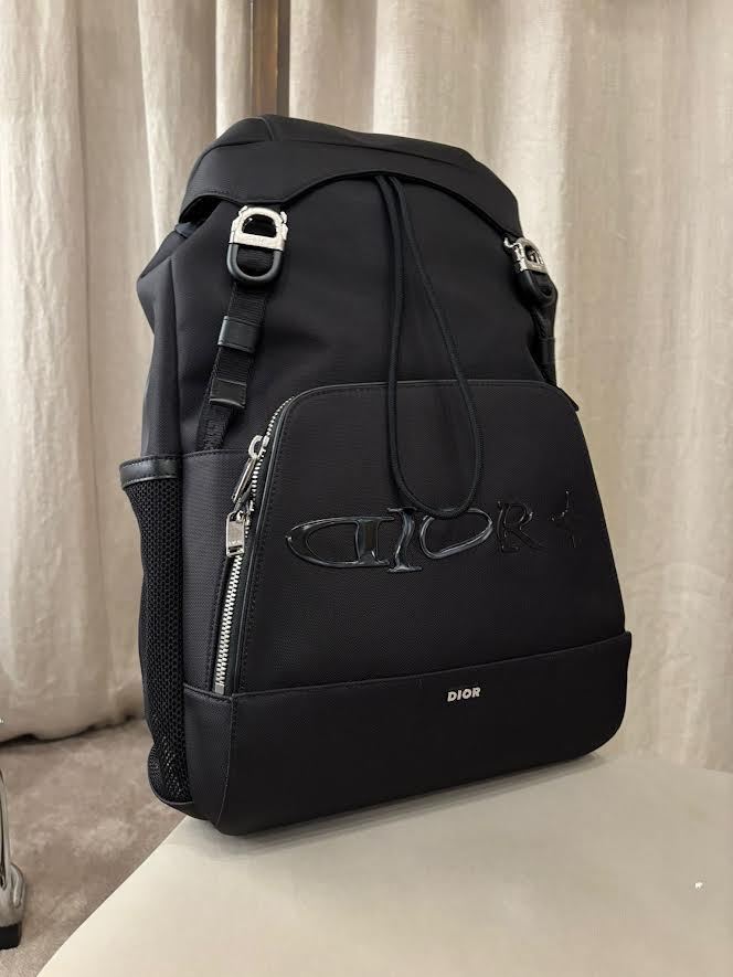 ディオール DIOR AND LEWIS HAMILTON バックパック 8 フラップ DIOR AND LEWIS HAMILTON 【Dior 8 フラップ バックパック】人気