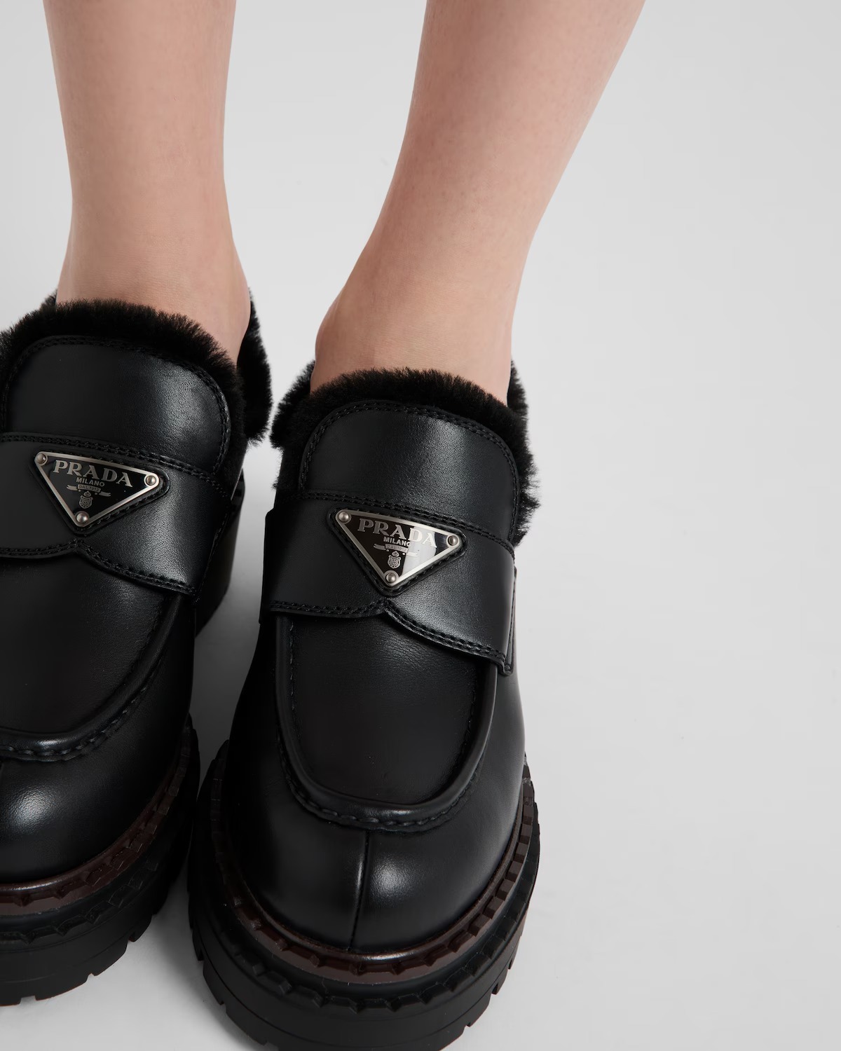 □PRADA ダブルチョコレート レザー＆シアリング ローファー