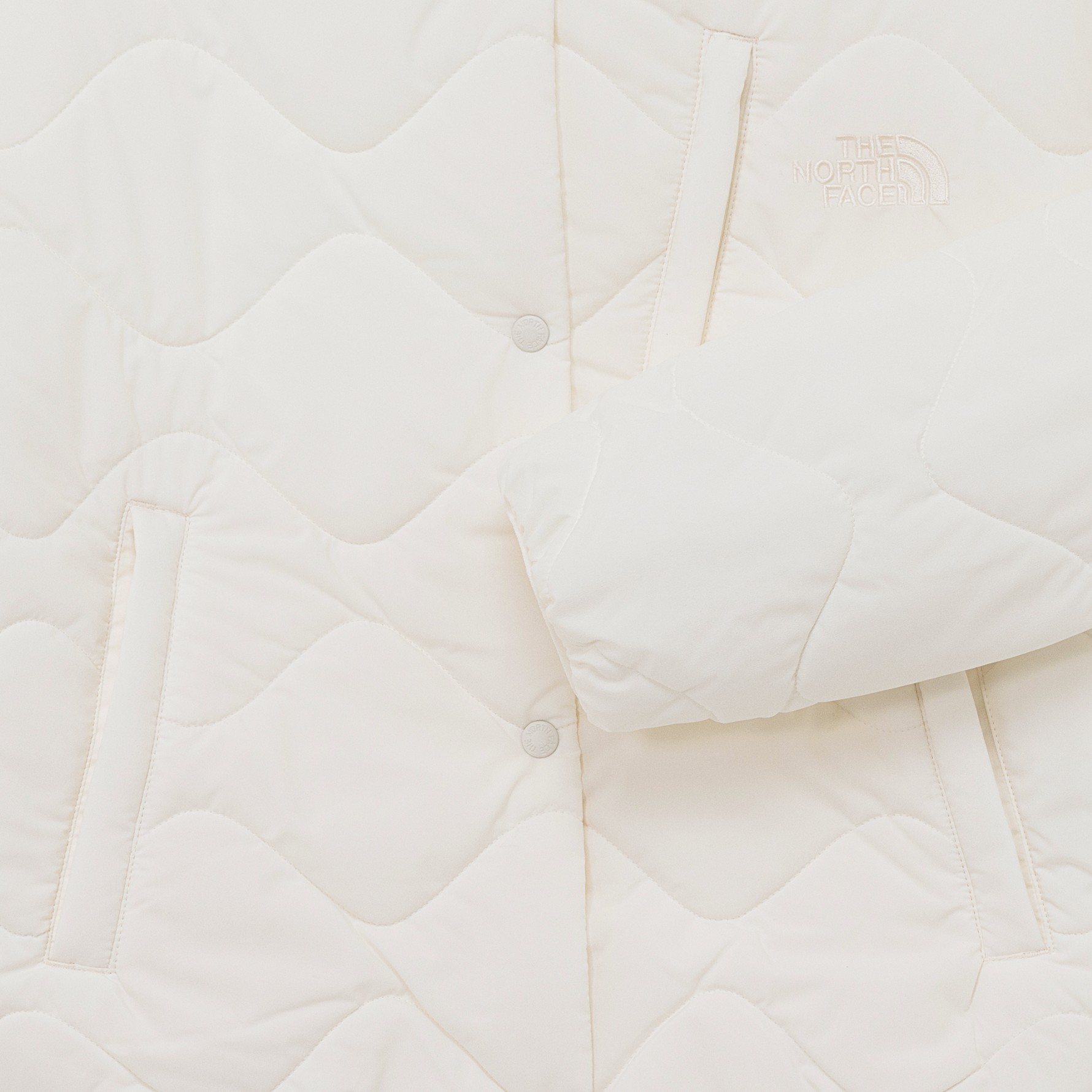 [THE NORTH FACE] W'S ESSENTIAL LIGHT V JACKET ☆大人気☆ 楽天市場】【正規品】THENORTHFACE W'S ESSENTIAL LIGHT V