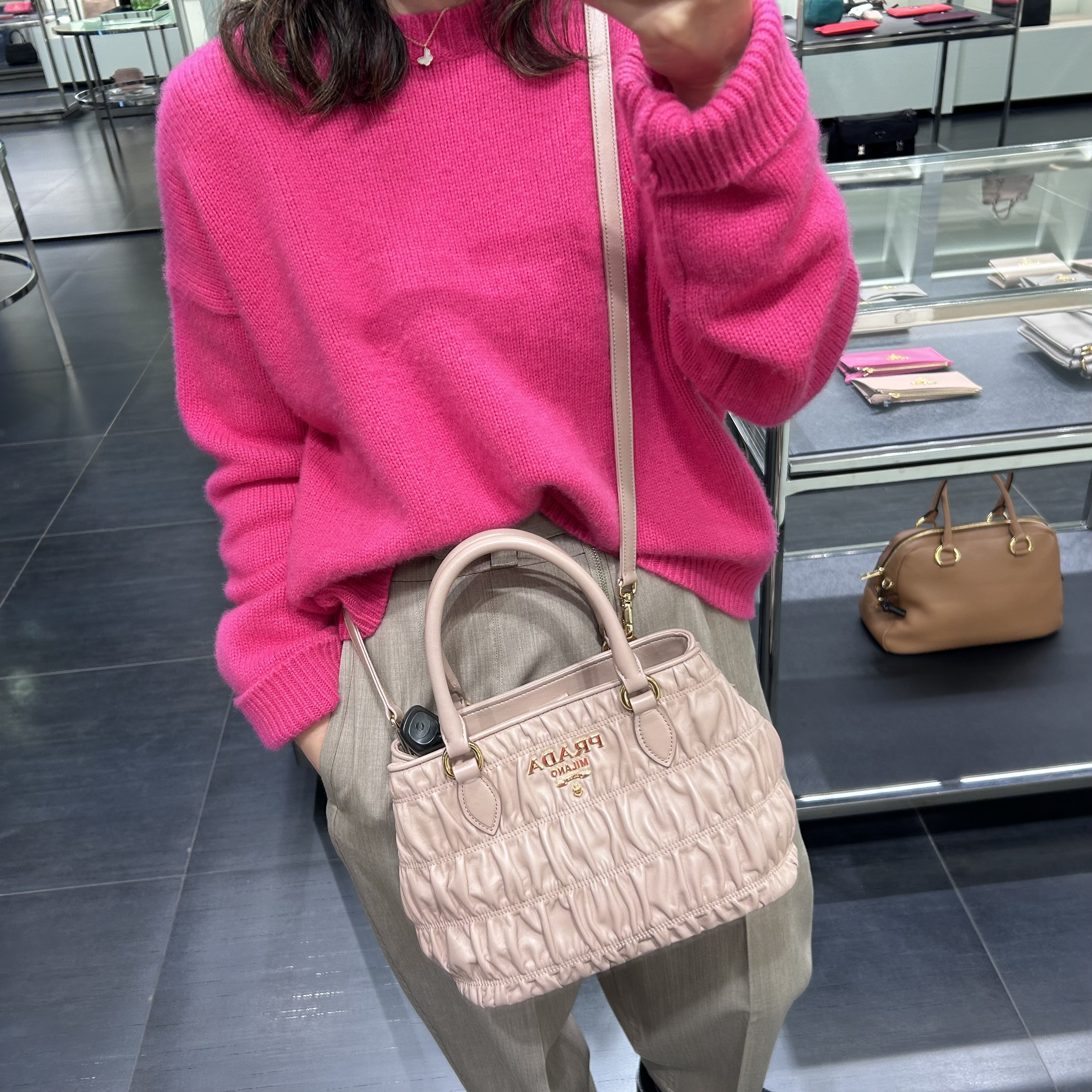 【VIPセールで欲しい】PRADAおしゃれマトラッセショルダートート