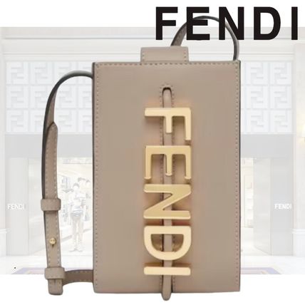 【値段交渉可◎】【新品⭐︎未使用】FENDI iPhone14ケース紙袋2枚付き 値段交渉可◎】【新品⭐︎未使用】FENDI iPhone14ケース紙袋2枚付き