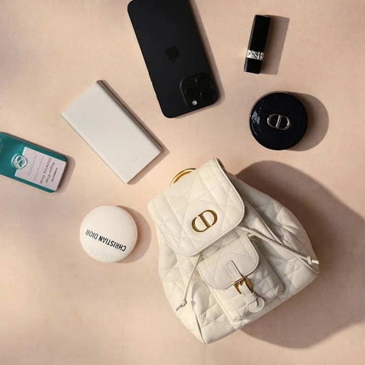 《サイズ感が可愛い♡》DIOR Caro バックパック ホワイト