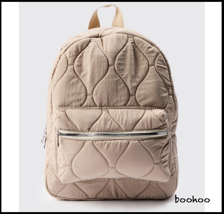 boohoo キルトリュックサック