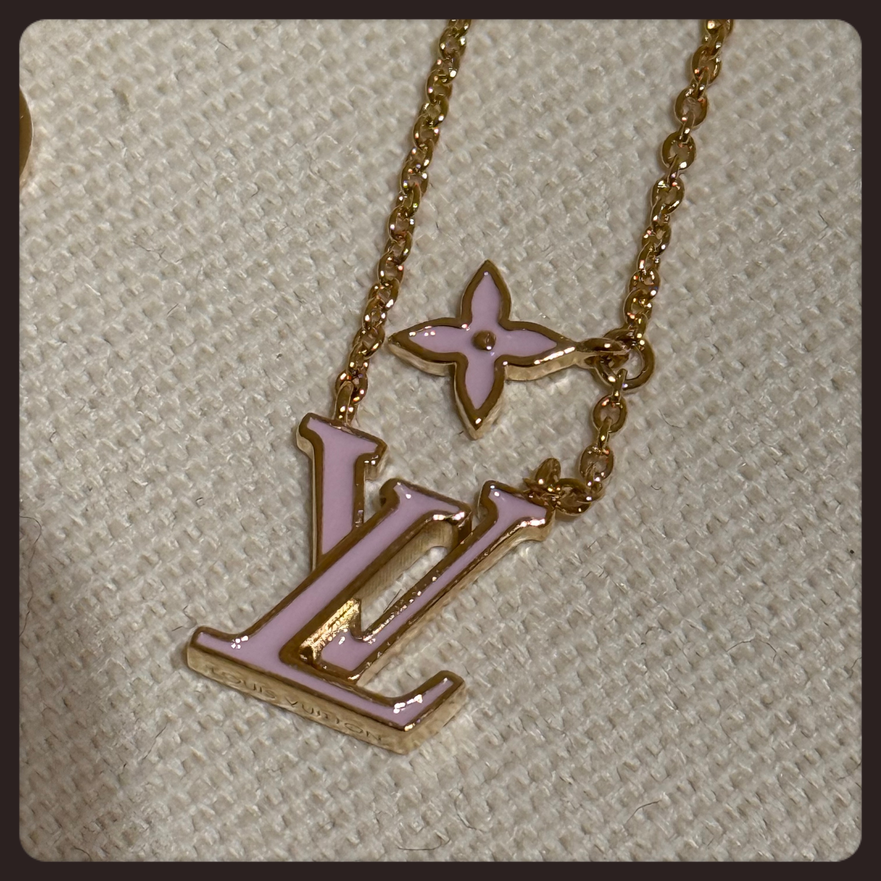 国内発送【Louis Vuitton】ネックレス LV アイコニック エナメル